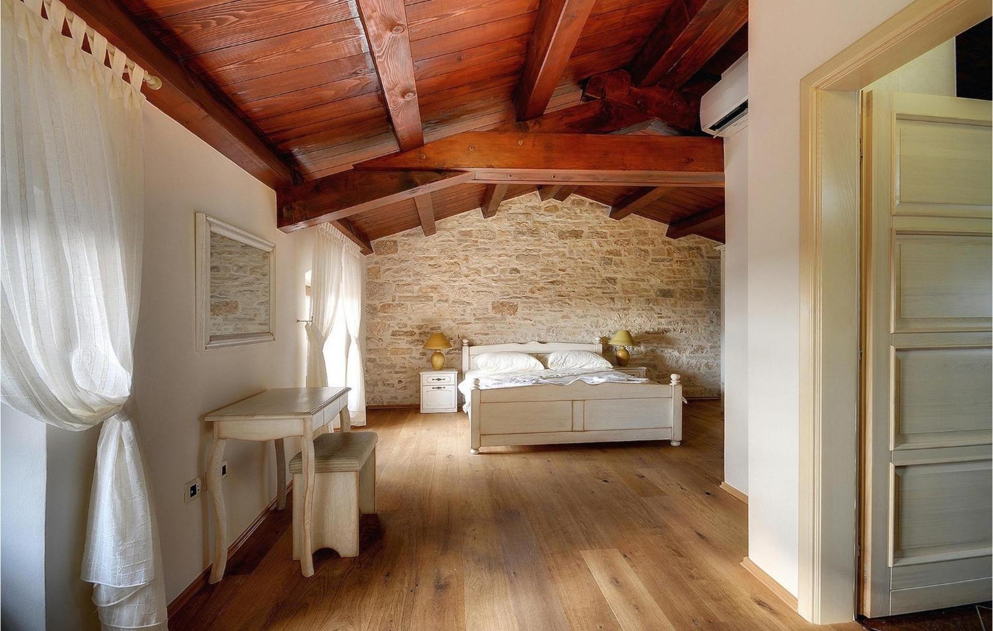 Moncalvo Rovinj